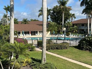 A heated pool - 1BR Marco Island condo with pool, WiFi, and full kitchen. (Marco Island)