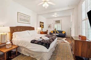 5 bedrooms, desk, iron/ironing board, travel cot