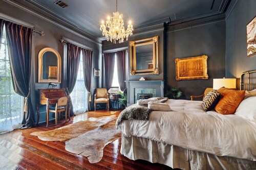 Opulent Historic Mansion w Heated Pool 5br|6.5ba