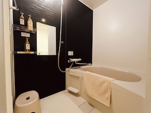 Badewanne und Dusche (separat), Hydromassagedusche