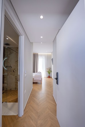Double Room, Balcony, City View | Hypo-allergenic bedding, free WiFi, bed sheets
