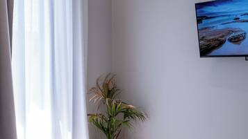 Double Room, Balcony, City View | Hypo-allergenic bedding, free WiFi, bed sheets