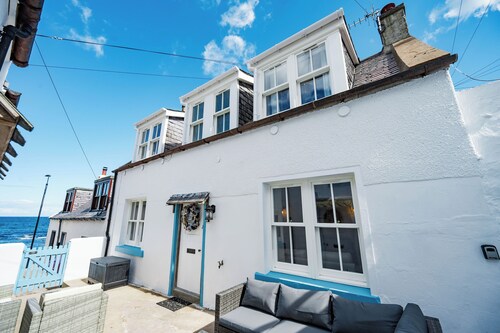Seaside retreat, just steps from sea at Seabreeze Cottage, Seatown, Gardenstown