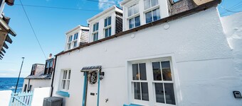 Seaside retreat, just steps from sea at Seabreeze Cottage, Seatown, Gardenstown