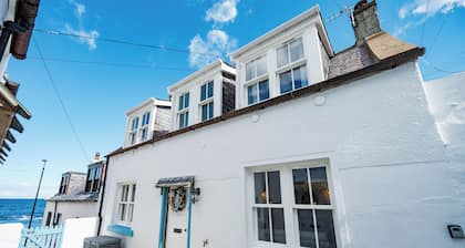 Seaside retreat, just steps from sea at Seabreeze Cottage, Seatown, Gardenstown