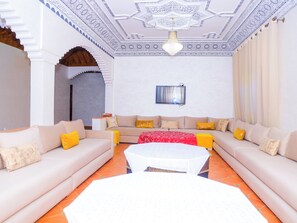 Gambar tidak terklasifikasi, 4 dari 7, tombol