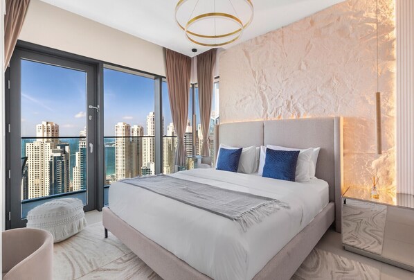 2 bedrooms, in-room safe, iron/ironing board, free WiFi