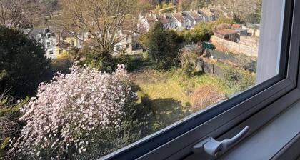 Apartmentsleeps2-seaside Escape--wifi-parking