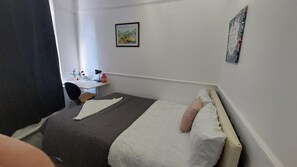 3 개의 침실, 무료 WiFi, 침대 시트