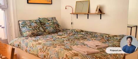 1 bedroom, desk, iron/ironing board, WiFi