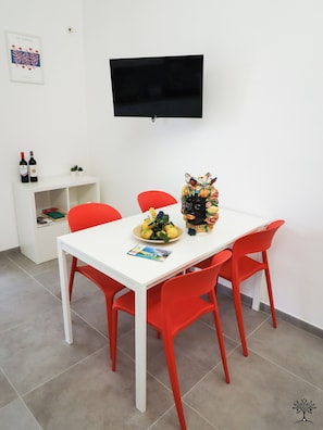 Maison, 1 chambre, fumeur, patio | Salle Ă manger