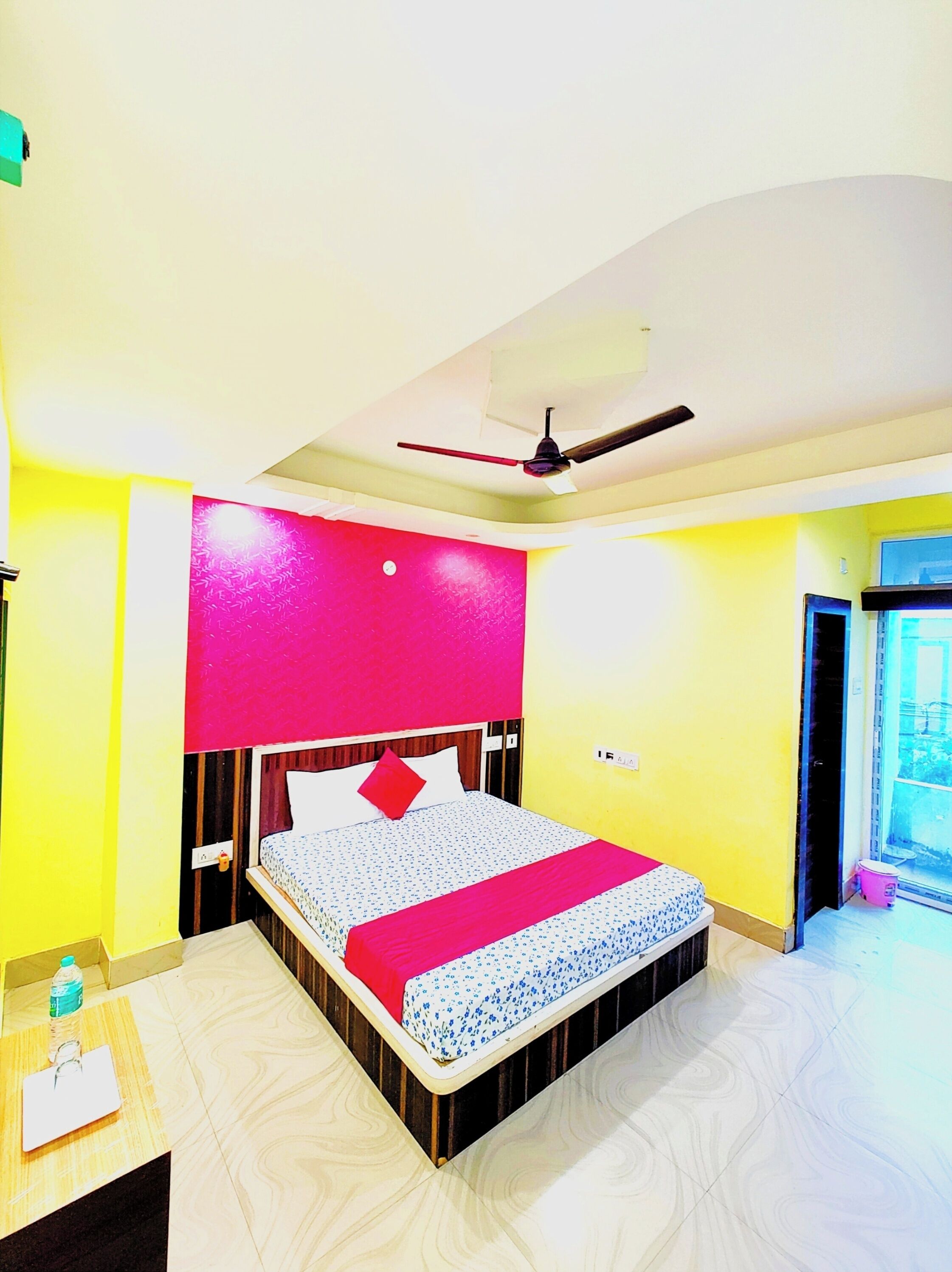 Classic Double Room, Air conditioning | Hypo-allergenic bedding, in-room safe, soundproofing, free WiFi