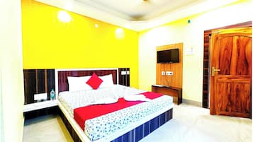 Classic Double Room | Hypo-allergenic bedding, in-room safe, soundproofing, free WiFi