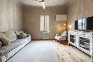 Deluxe Apartment | Living area - Casa Vitto by MMega (Florence)