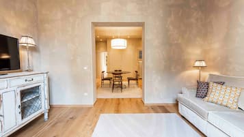 Deluxe Apartment | Living area