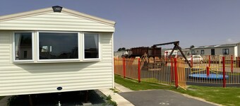 Familyfriendly-8berth-freeparkingspot-closetobeach