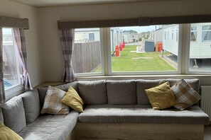 Living area - Familyfriendly-8berth-freeparkingspot-closetobeach (Skegness)