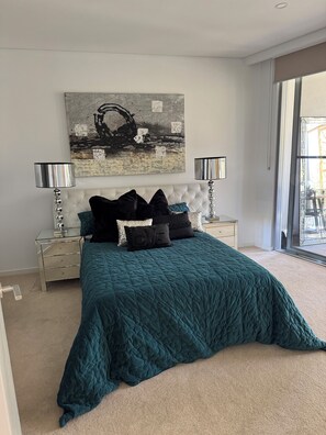 1 bedroom, iron/ironing board, WiFi, bed sheets - Luxury Beach Apartment with Lap Pool Gym, Spa, Sauna, Steam and BBQ areas (Swanbourne)