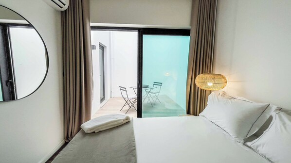 Blackout drapes, free cribs/infant beds, rollaway beds, free WiFi