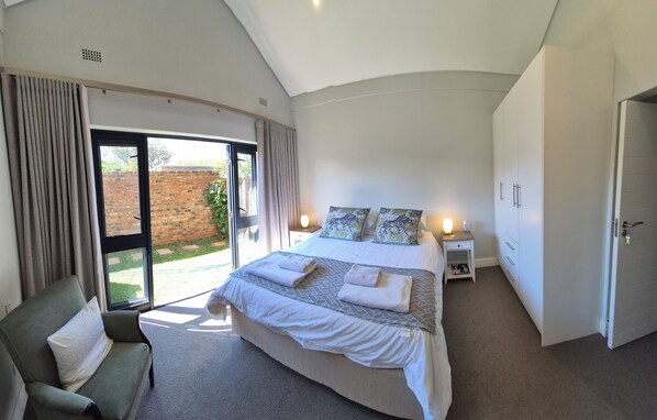 Maison Classique, 2 chambres, non-fumeurs | Espace de travail pour ordinateur portable, fer et planche à repasser