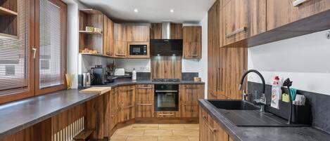 Microwave, dishwasher