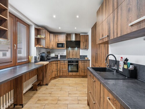 Wonderful private villa for 22 guests with WIFI, TV, terrace and pets allowed