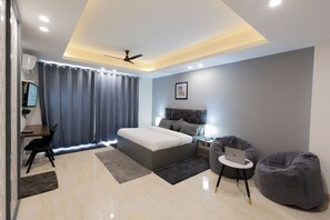 Studio, City View | In-room safe, desk, laptop workspace, blackout curtains - Housr Sector 54 Suncity Gurgaon (Gurugram)
