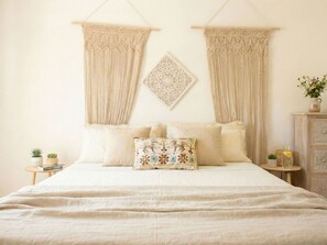 2 bedrooms, travel cot, free WiFi - Lovely apartment for 5 people with WIFI, A/C, TV, terrace, pets allowed and panoramic view (Baunei)
