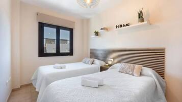 2 sovrum, skrivbord och wi-fi