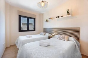 2 slaapkamers, een bureau, wifi