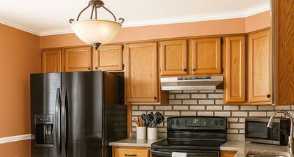 Lawrence Ridge Charming 4-bedroom Farmhouse