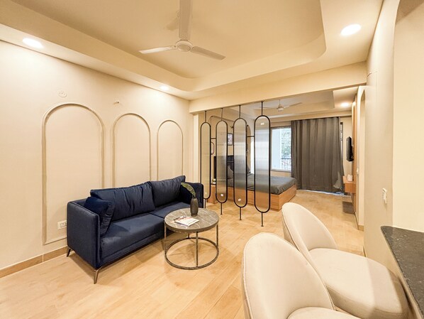 Studio, City View | Living area