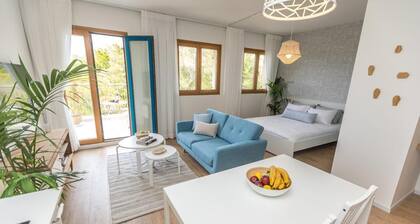 Jaffa Beachfront Studio by Sea N' Rent