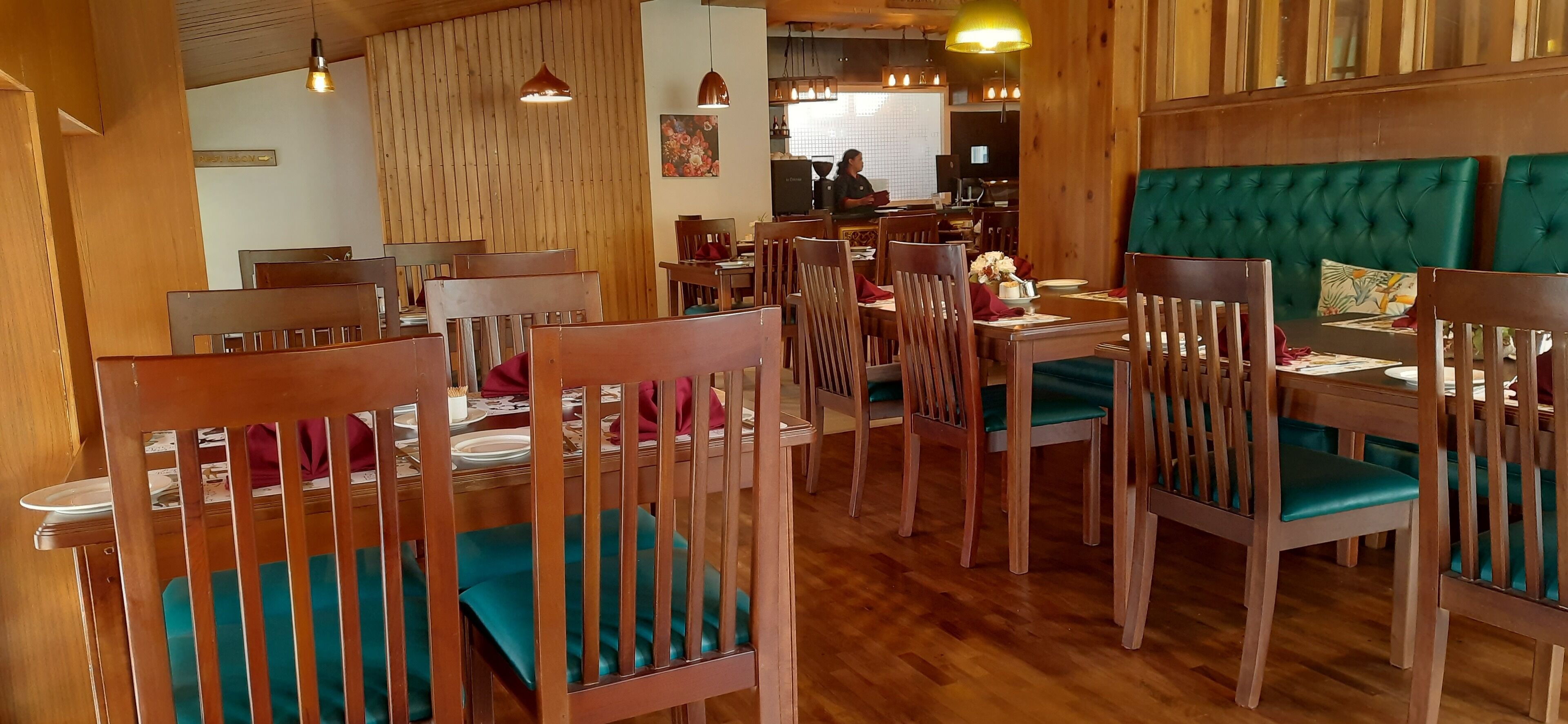 Daily continental breakfast (USD 7 per person)