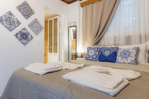 1 bedroom, in-room safe, iron/ironing board, free WiFi