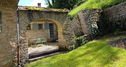 House with breathtaking view of Baume-les-Messieurs abbey