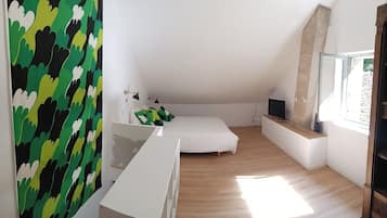 3 slaapkamers, een strijkplank/strijkijzer, wifi, beddengoed