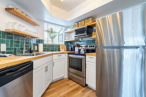 Fridge, microwave, oven, stovetop - 2BR Beach Getaway - Pool, Gym, Near Space Coast (Indialantic)