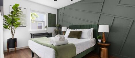 2 slaapkamers, een bureau, een strijkplank/strijkijzer, wifi