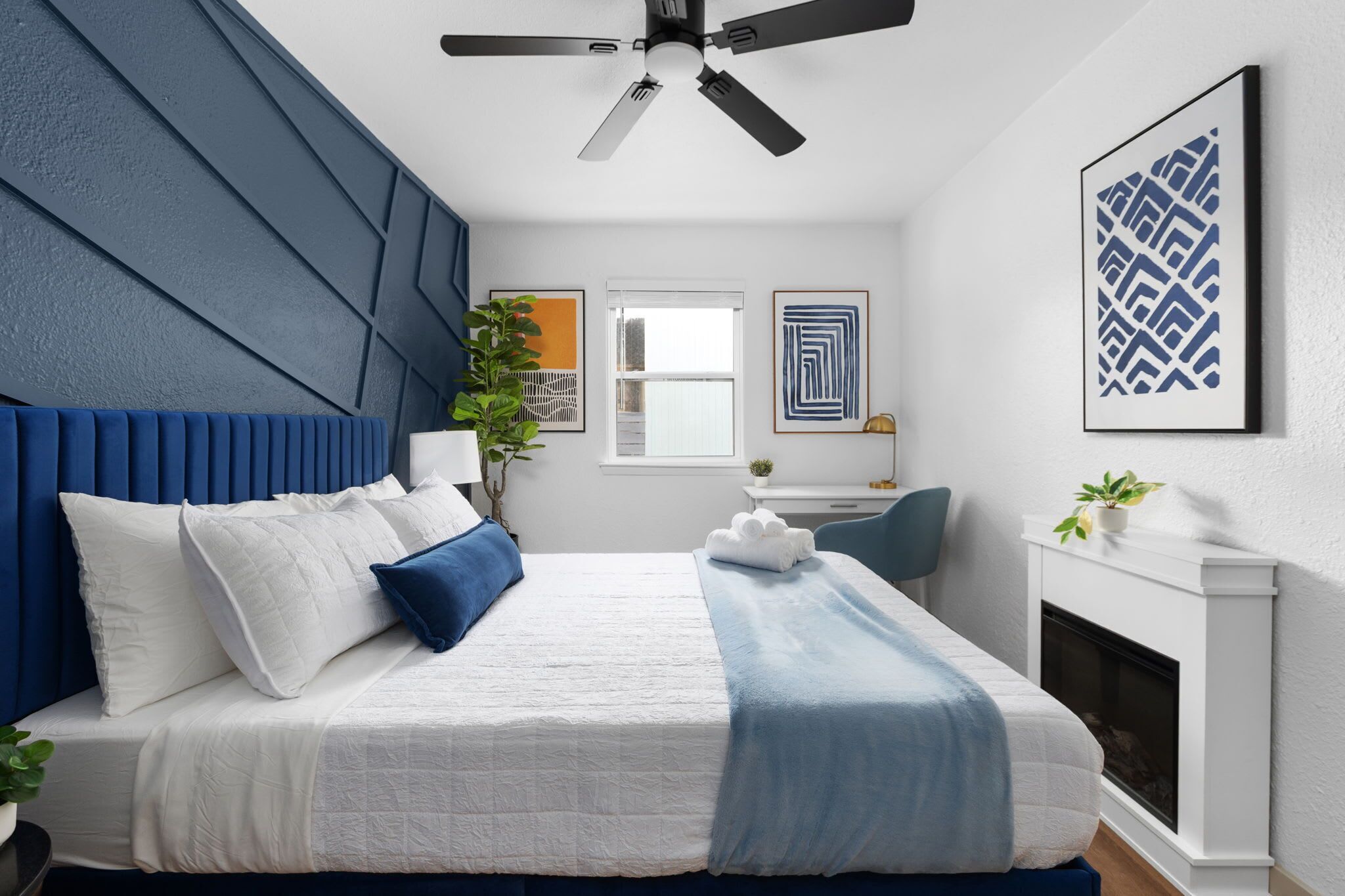 2 bedrooms, desk, iron/ironing board, WiFi