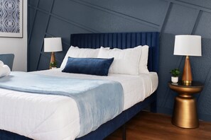 2 室のベッドルーム、デスク、アイロン / アイロン台、WiFi