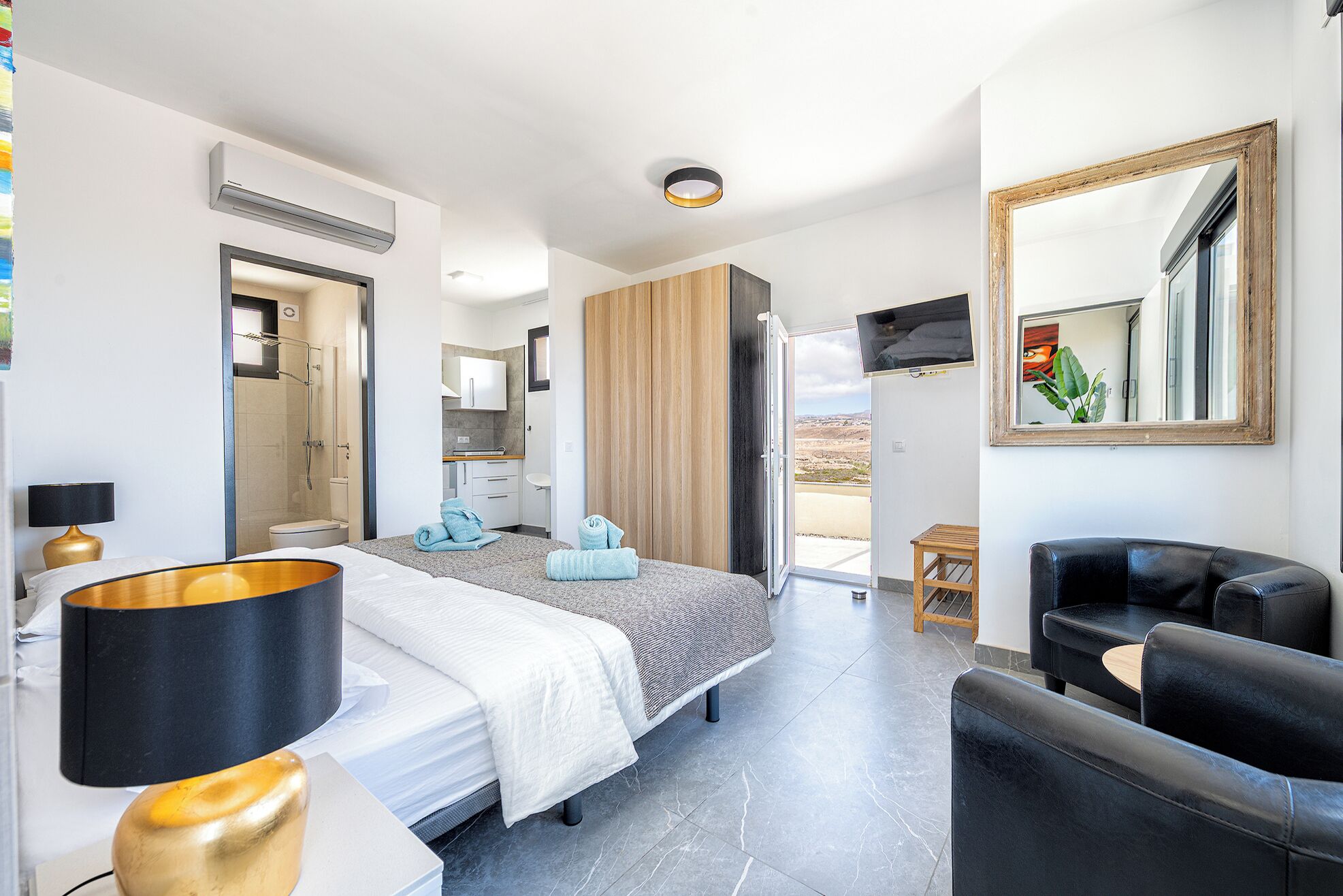 4 slaapkamers, een strijkplank/strijkijzer, wifi, beddengoed