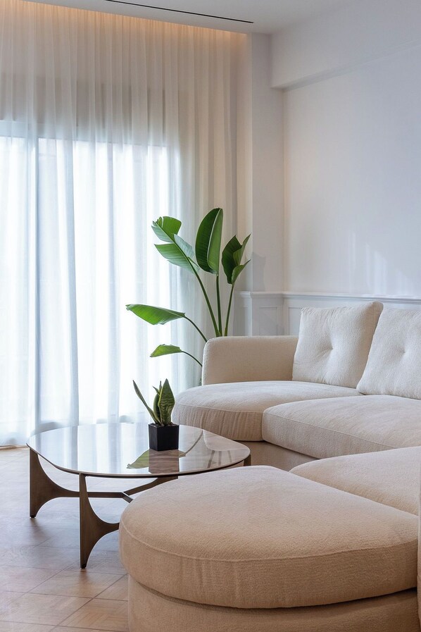 Luxury Apartment, Park View