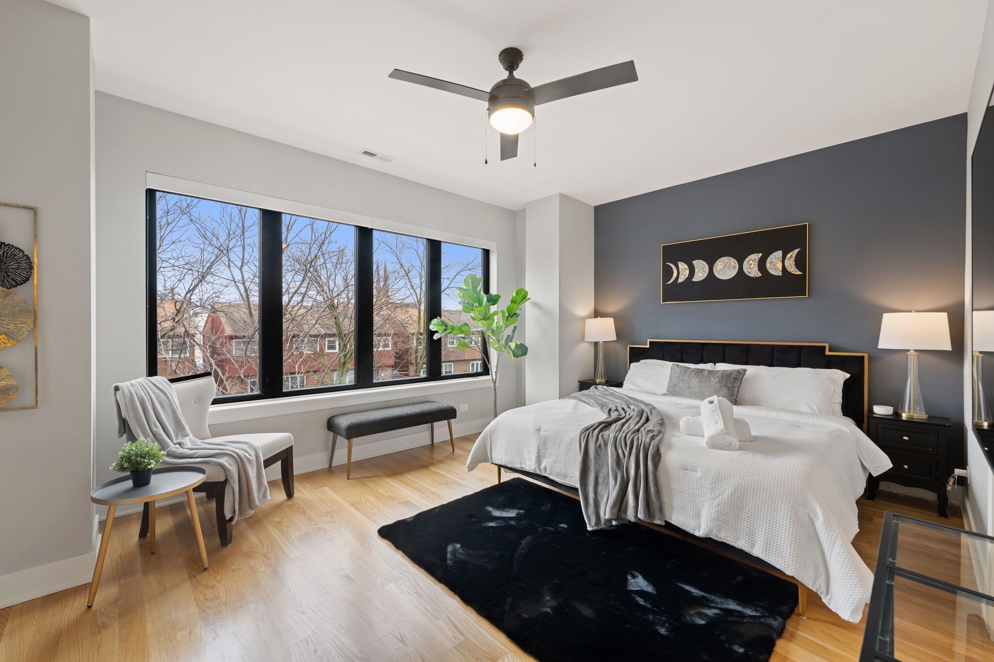 3 多间卧室、办公桌、熨斗/熨衣板、WiFi