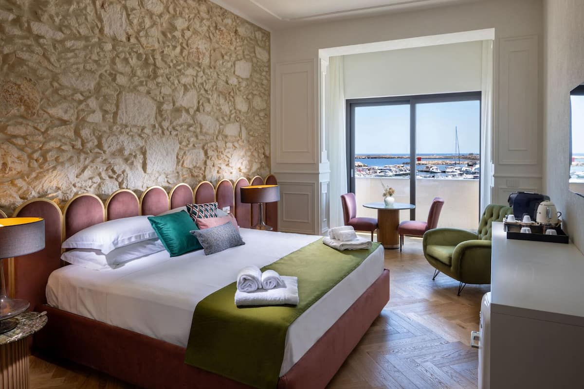 Double Room, Sea View | In-room safe, desk, soundproofing, iron/ironing board