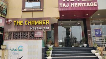 Fachada de la propiedad