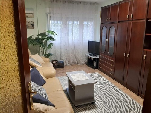 PISO CÉNTRICO MUY BUENA ZONA, CERCA DE LA PLAYA