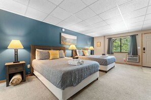 4 Schlafzimmer, Schreibtisch, Bügeleisen/Bügelbrett, Reisekinderbett