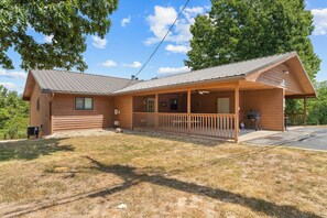 Exterior - Near Silver Dollar City | Game Room + Bunks (reeds Springs)