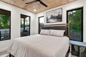 4 Schlafzimmer, Schreibtisch, Bügeleisen/Bügelbrett, WLAN